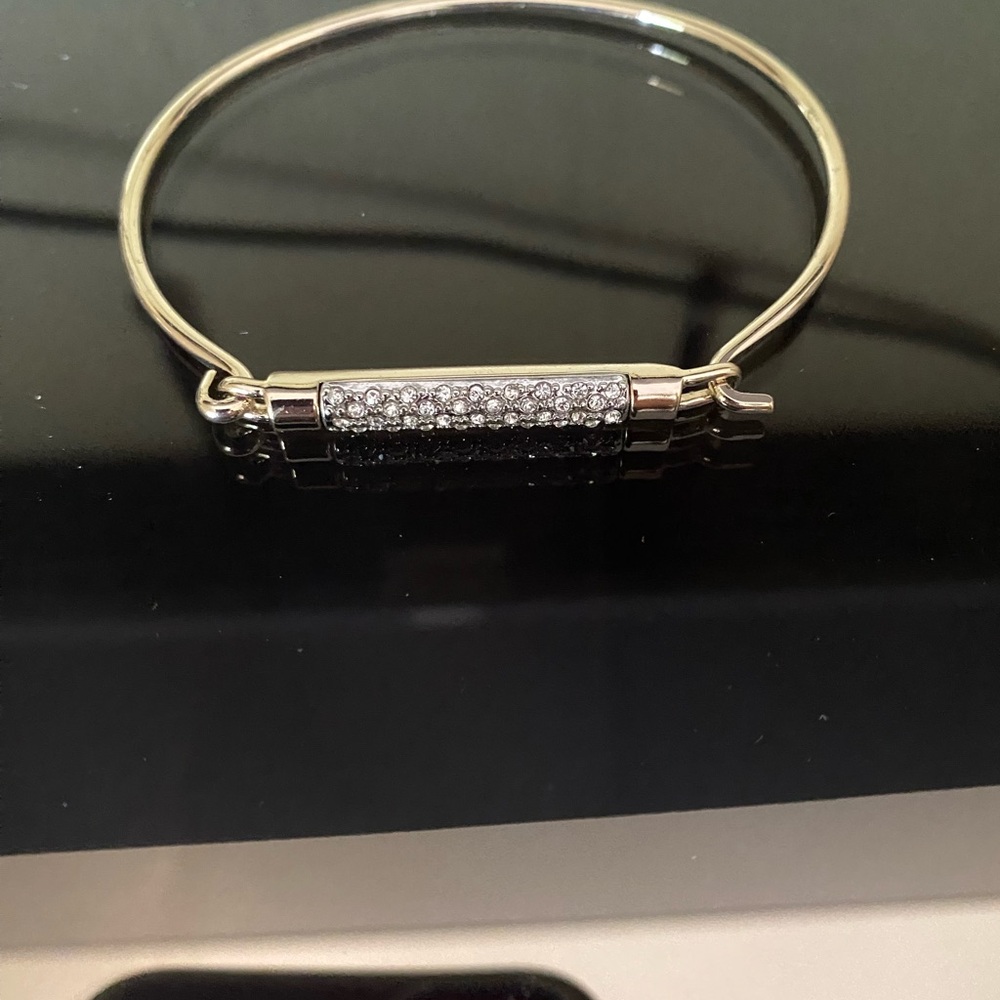 Accessories - Picture 4 of 4